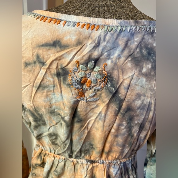 Lucky Brand XS Tie-dye Embroidered Long Sleeve Top - Picture 4 of 6